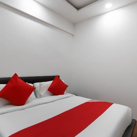 OYO 40139 Hotel Peradiot Ahmedabad Exterior foto